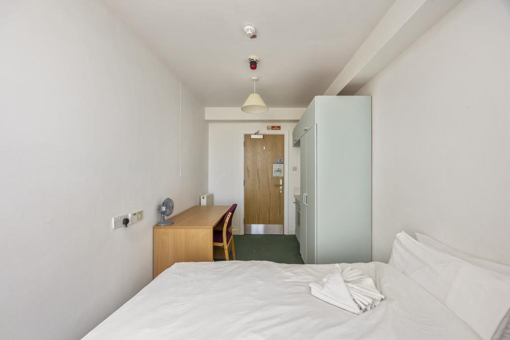 Apartment in Brighton - View 3