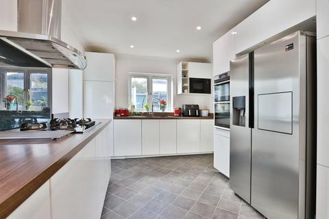 4 bedroom chalet for sale, Dingley Road, Poole