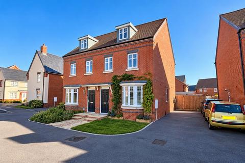 3 bedroom semi-detached house for sale, Coniston Avenue, Eastbourne