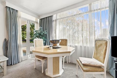 2 bedroom flat for sale, Woodford Road, South Woodford