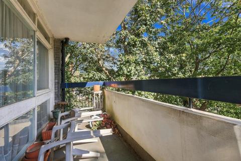 2 bedroom flat for sale, Woodford Road, South Woodford