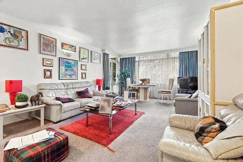 2 bedroom flat for sale, Woodford Road, South Woodford