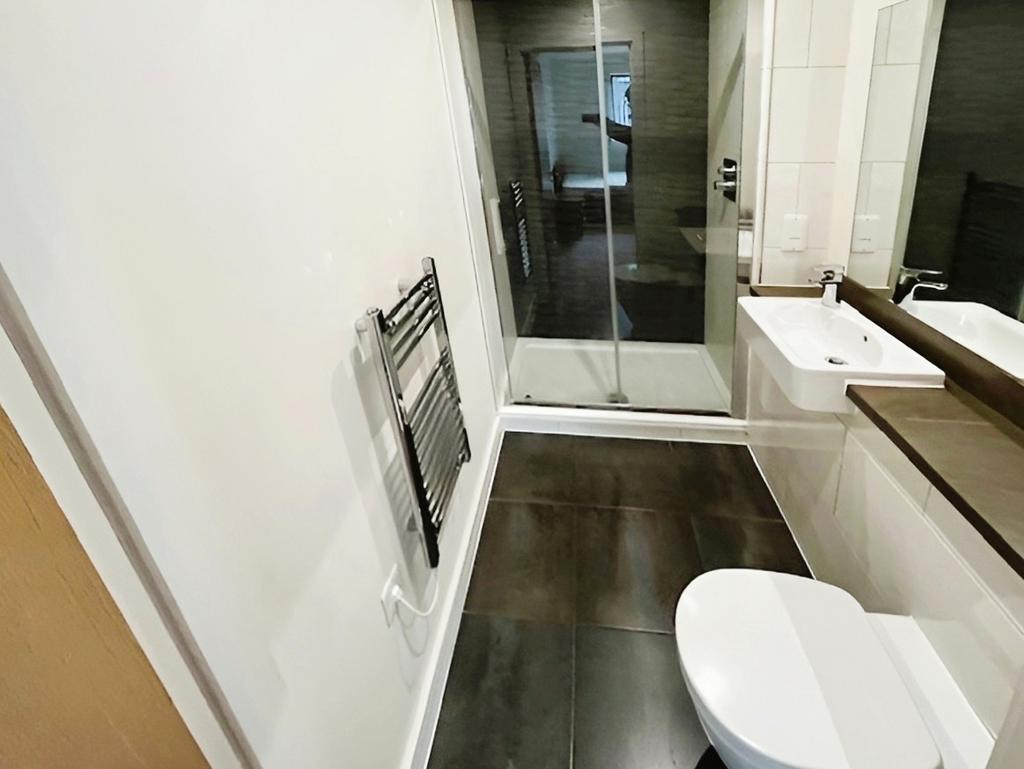 Apartment in 39 Potato Wharf - View 5