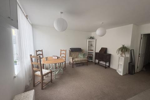 2 bedroom flat to rent, Ground Floor Flat, 5 St Nicholas Street, Bodmin, PL31 1AB