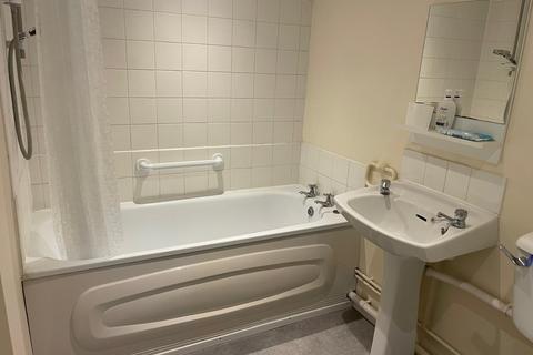 1 bedroom flat to rent, High Street , Devizes SN10