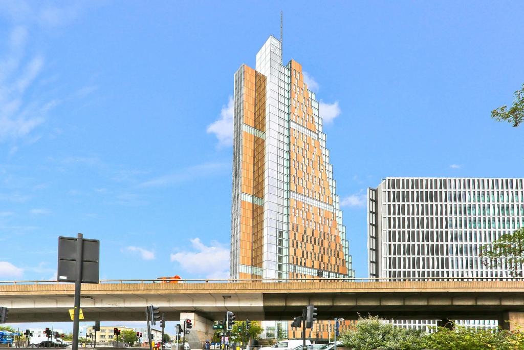 Apartment in White City - View 2