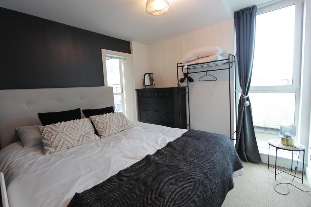 Apartment in Sheffield - View 4