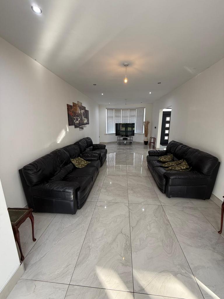 House in Leicester - View 5