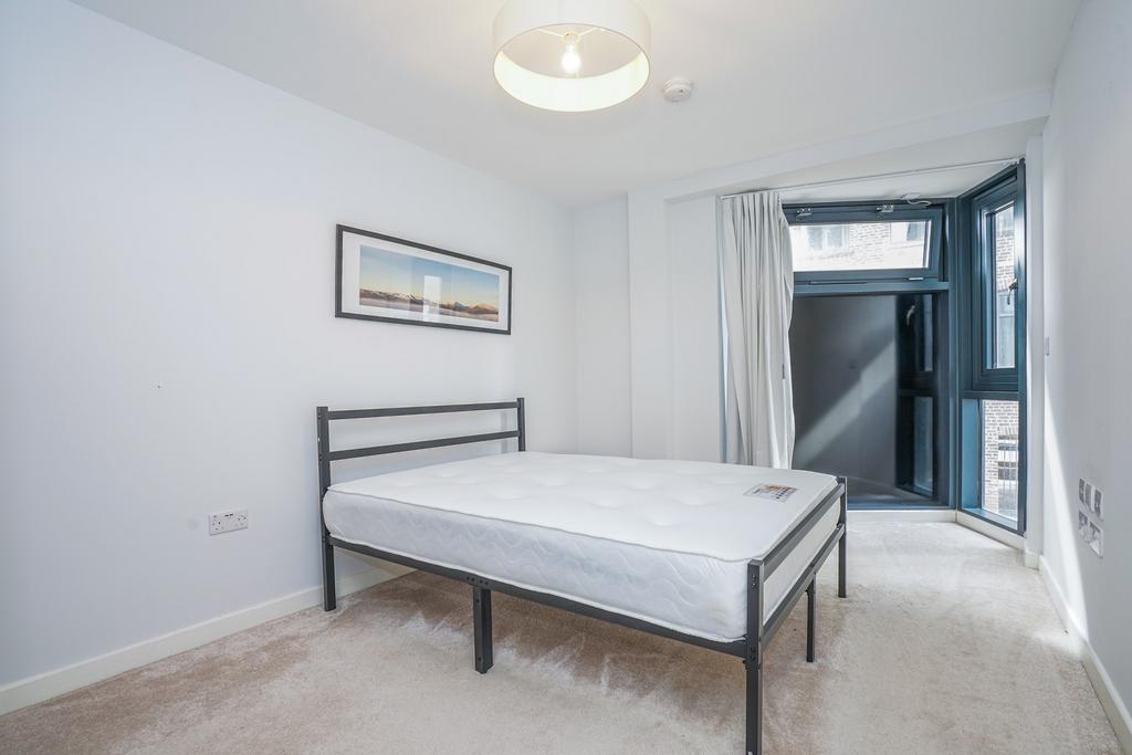 Apartment in Leeds - View 3