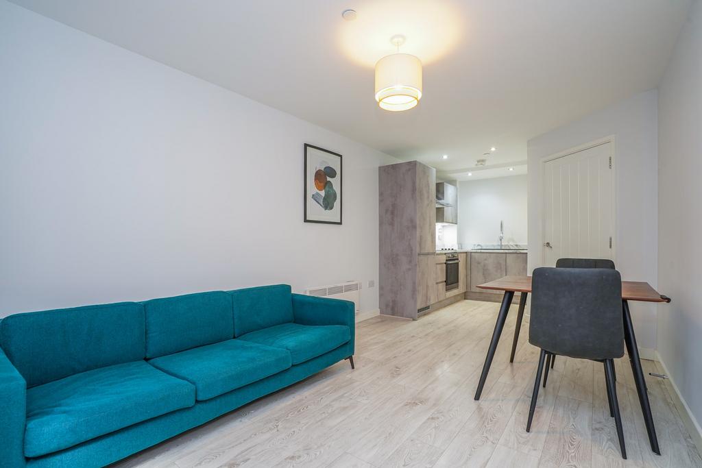 Apartment in Leeds - More