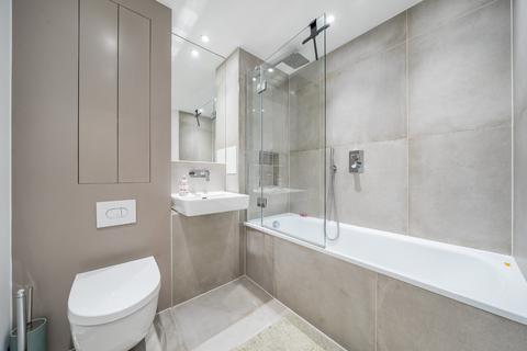 2 bedroom flat for sale, Maple Way, London, SE16