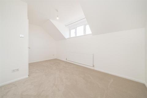 2 bedroom maisonette to rent, Penrith Close, Uxbridge, UB8