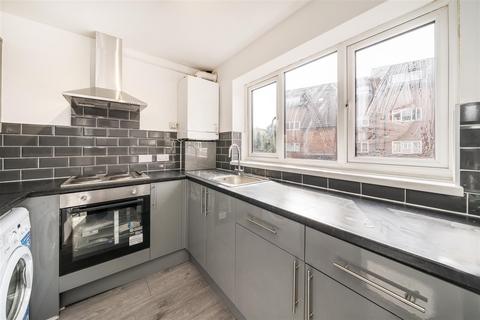 2 bedroom maisonette to rent, Penrith Close, Uxbridge, UB8