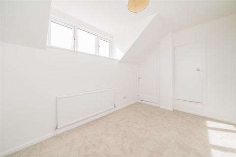 2 bedroom maisonette to rent, Penrith Close, Uxbridge, UB8