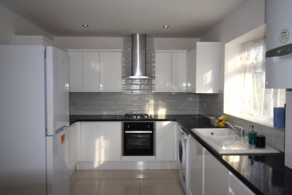 House in Harrow - View 4