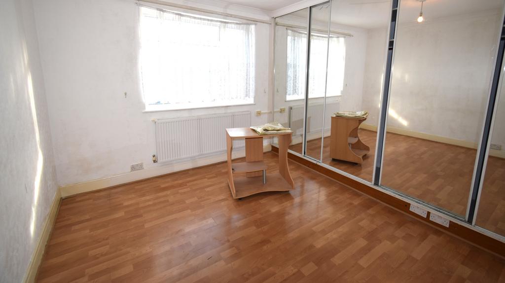 House in Harrow - View 5