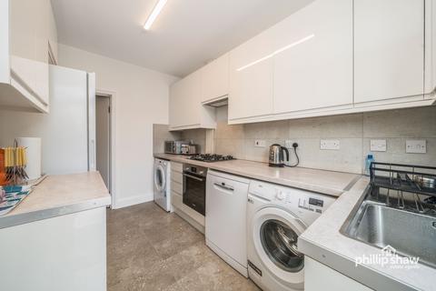 4 bedroom semi-detached house for sale, Kingshill Avenue, HA3 8JR