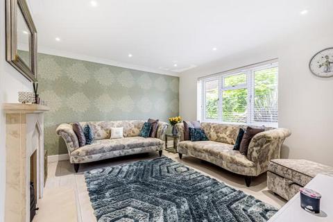 4 bedroom semi-detached house for sale, Owen Road, Shaw, Newbury