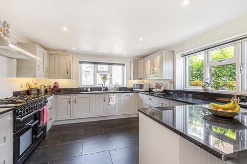 4 bedroom semi-detached house for sale, Owen Road, Shaw, Newbury