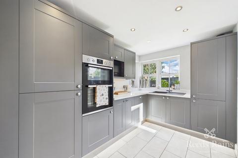 3 bedroom detached house for sale, Shorelark Way, Worksop S81