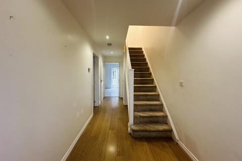 4 bedroom house to rent, Coomer Court, Newcastle, ST5