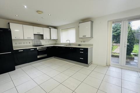 4 bedroom house to rent, Coomer Court, Newcastle, ST5