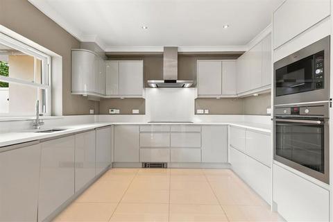 2 bedroom flat for sale, Trinity Church Road, London SW13