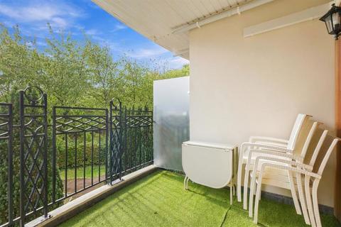 2 bedroom flat for sale, Trinity Church Road, London SW13