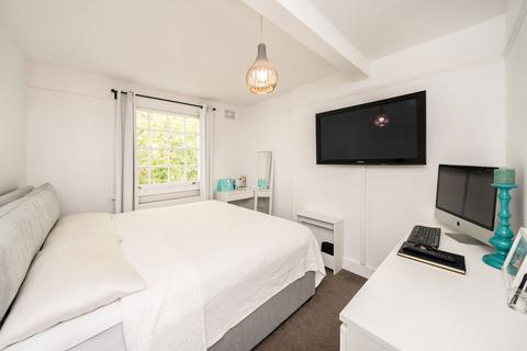 3 bedroom flat for sale, Sheen Road, Richmond TW9