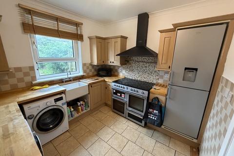 3 bedroom semi-detached house to rent, Alderman Road, Knightswood