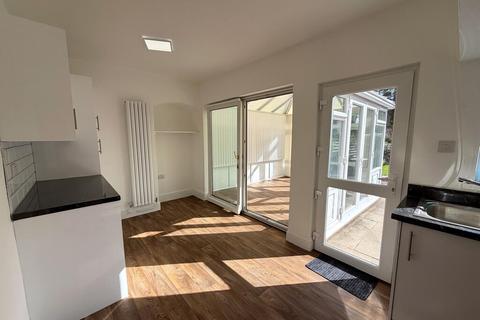 3 bedroom semi-detached house to rent, Ypres Road, Allestree