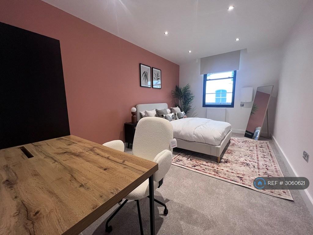 Apartment in Leeds, West Yorkshire - View 3