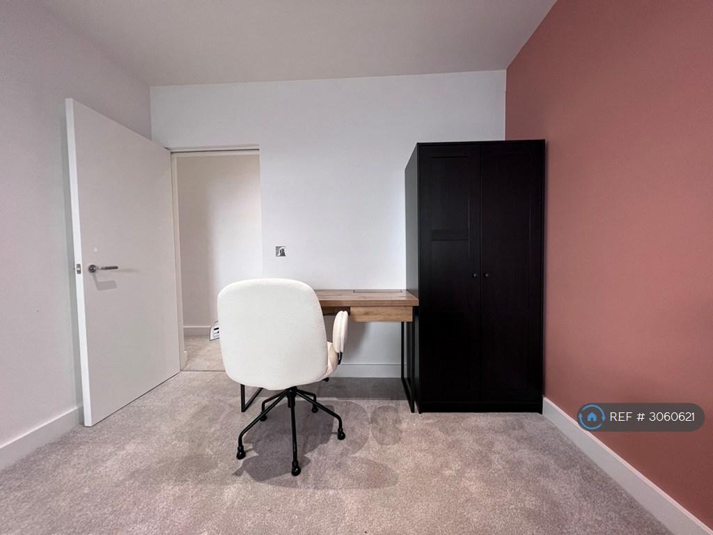 Apartment in Leeds, West Yorkshire - View 4