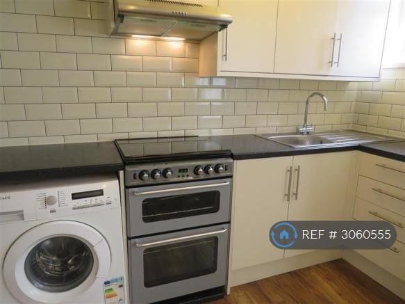 House in Leeds, West Yorkshire - View 3