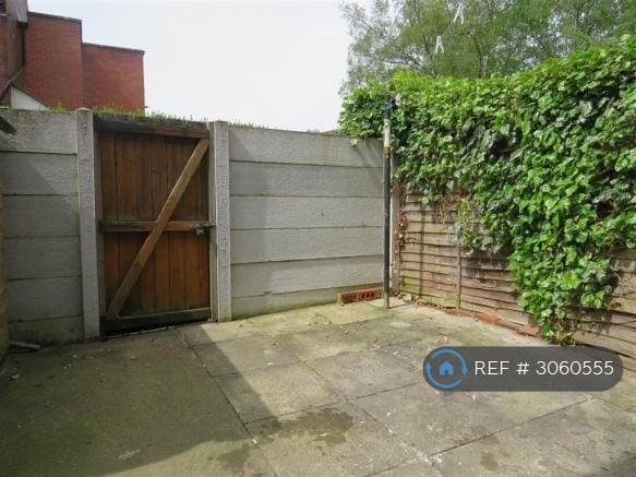 House in Leeds, West Yorkshire - View 5