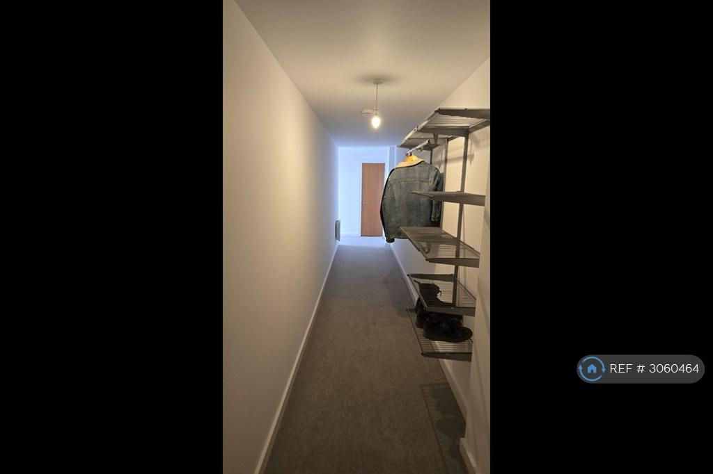 Apartment in Liverpool - More