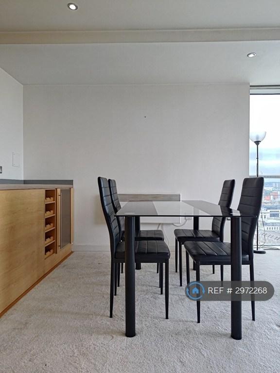 Apartment in Leeds, West Yorkshire - View 4
