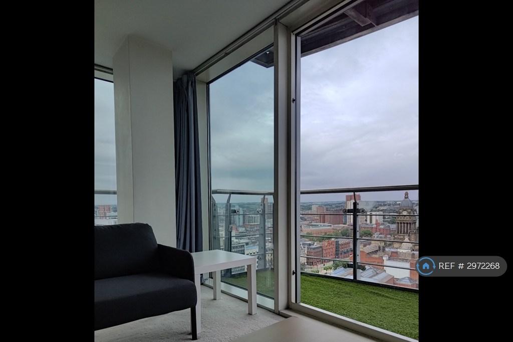 Apartment in Leeds, West Yorkshire - More