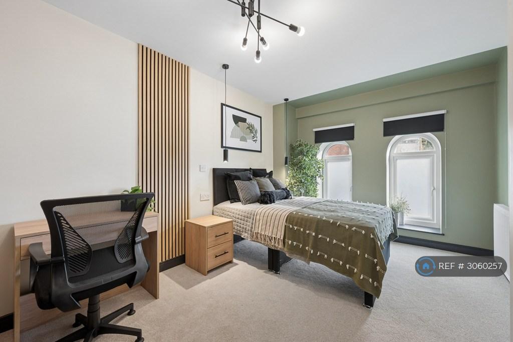 House in Bury, Greater Manchester - View 3