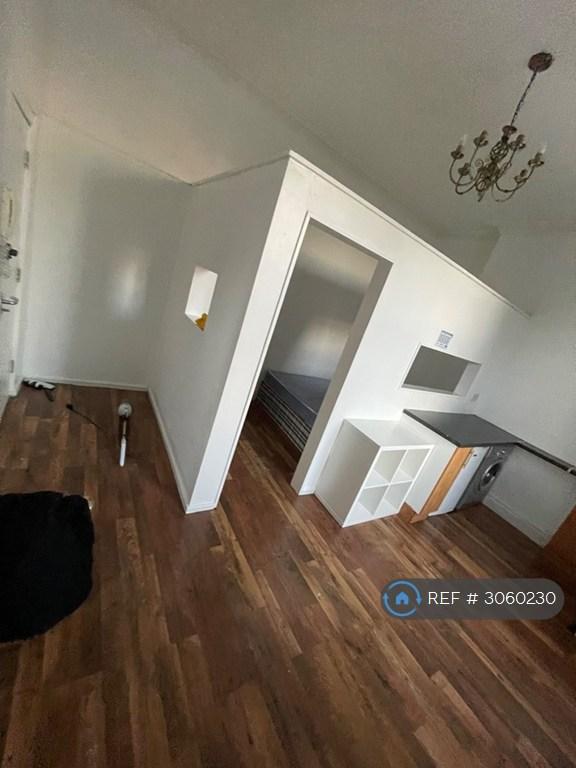 Apartment in Sheffield, South Yorkshire - View 2