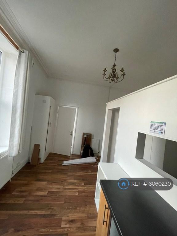 Apartment in Sheffield, South Yorkshire - View 4