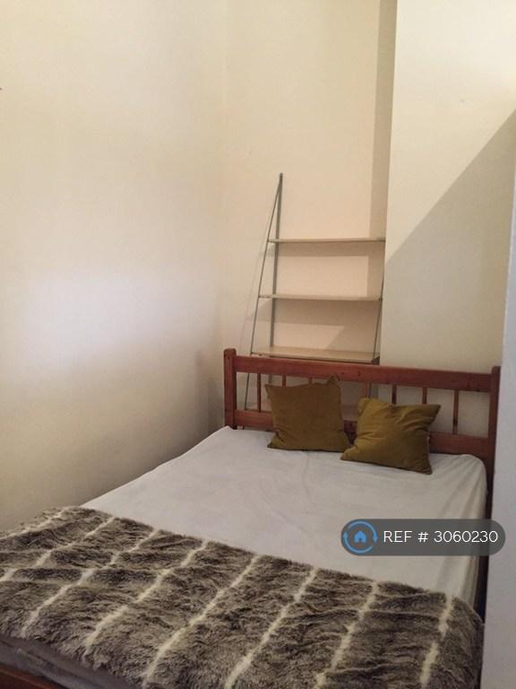 Apartment in Sheffield, South Yorkshire - View 5