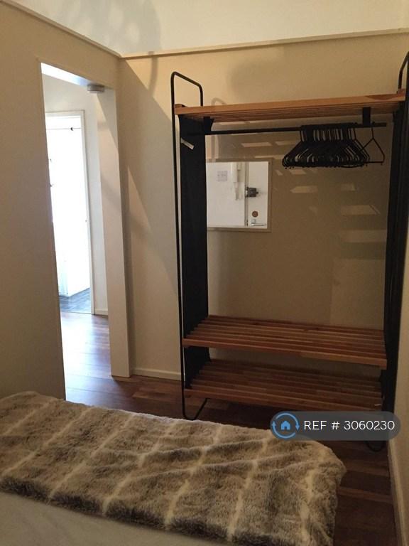 Apartment in Sheffield, South Yorkshire - More