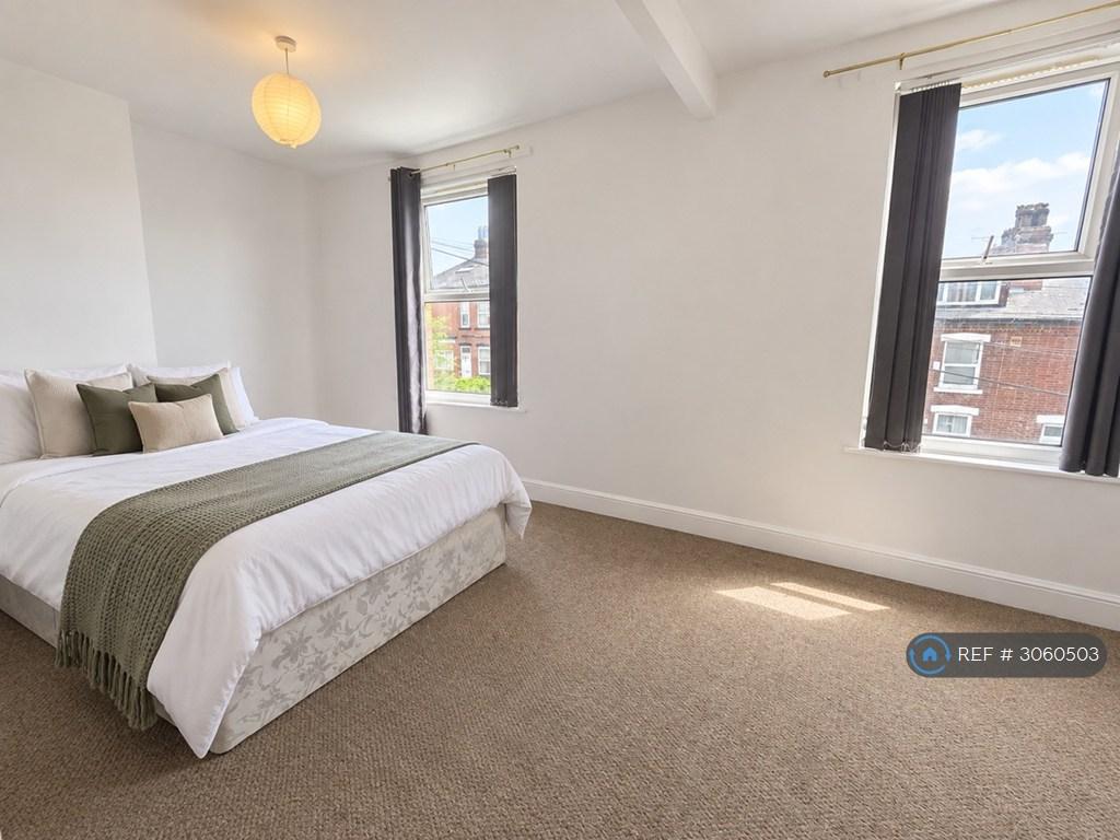 House in Leeds, West Yorkshire - View 3