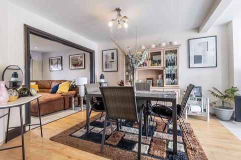 5 bedroom end of terrace house for sale, Snakes Lane East, Woodford, IG8