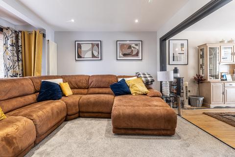 5 bedroom end of terrace house for sale, Snakes Lane East, Woodford, IG8