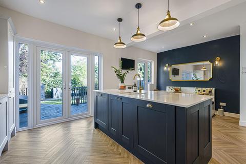 5 bedroom semi-detached house for sale, Siward Road, Bromley