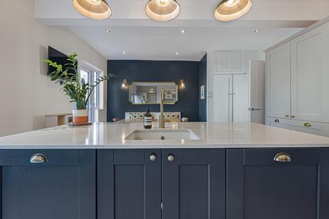 5 bedroom semi-detached house for sale, Siward Road, Bromley