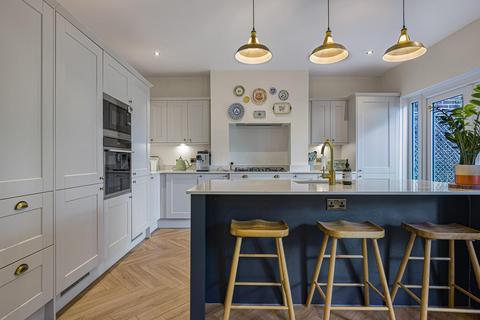 5 bedroom semi-detached house for sale, Siward Road, Bromley