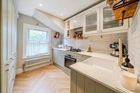 2 bedroom flat for sale, Eardley Road, Streatham, London, SW16